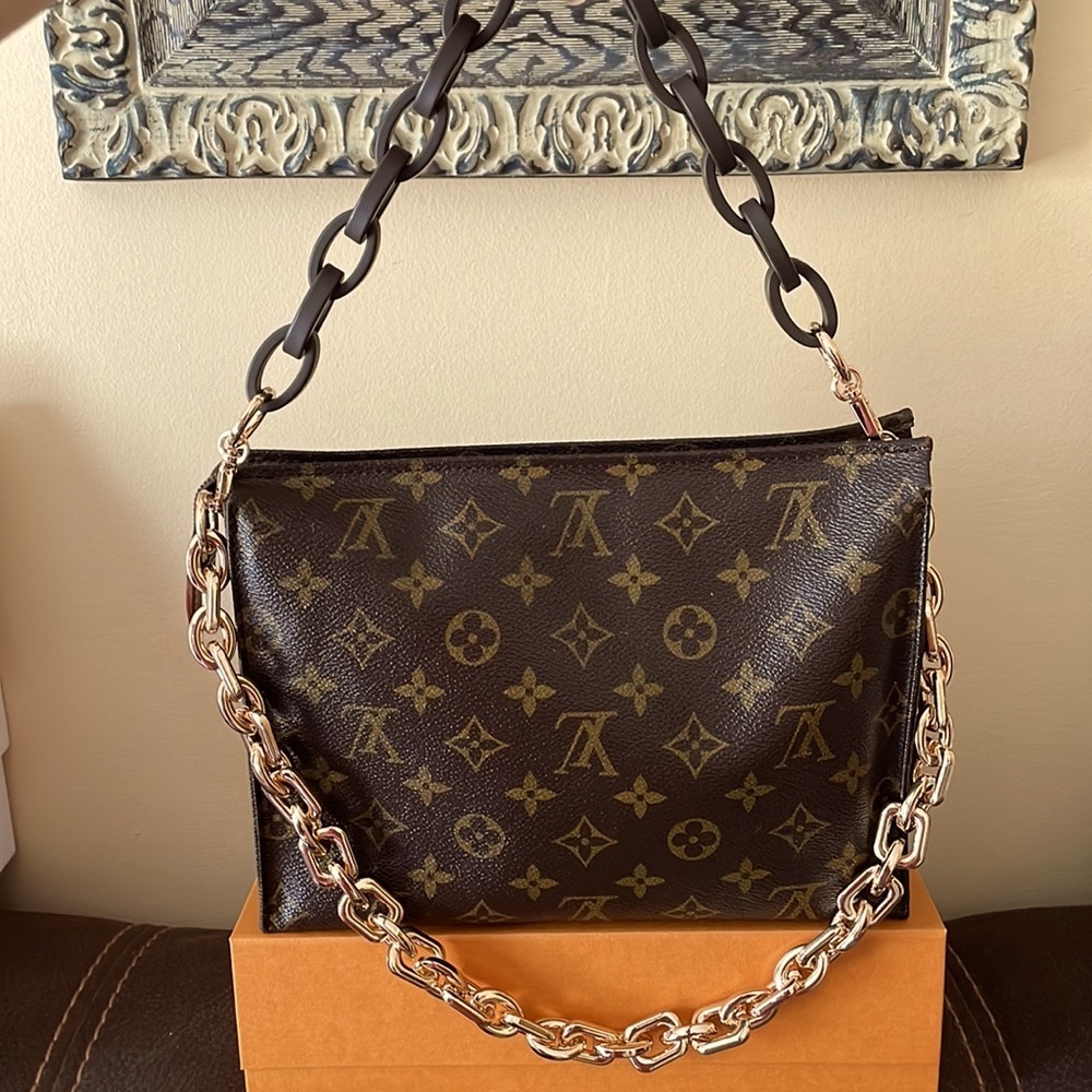 Louis Vuitton monogram toiletry 26 - Picture 5 of 17